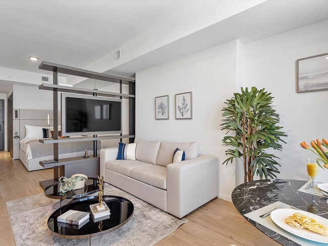 Building Photo - 398 NE 5th St