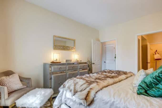 Building Photo - 1 bedroom in San Antonio TX 78258