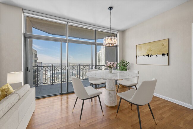 Foto del edificio - 21 E Huron St