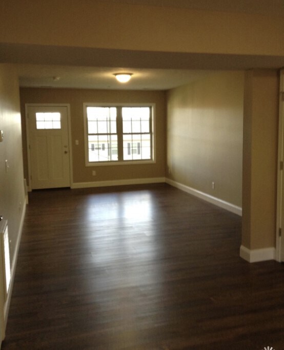 Foto principal - 205 Locust Ave