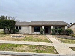 Building Photo - 1722 Goliad Dr