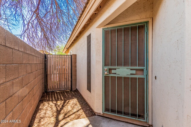 Building Photo - 3211 E Kristal Way