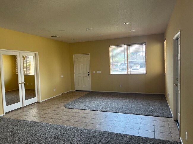 Building Photo - Beautiful home on cul-de-sac!!!