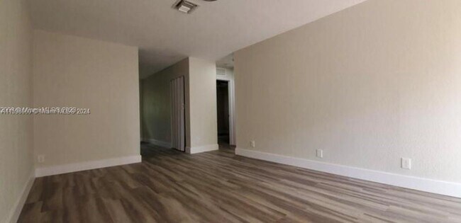 Foto del edificio - 450 SW 2nd St