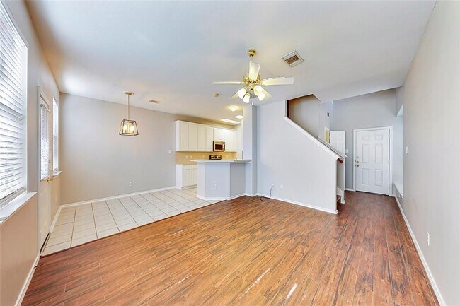 Foto del edificio - 107 N Camellia Grove Cir