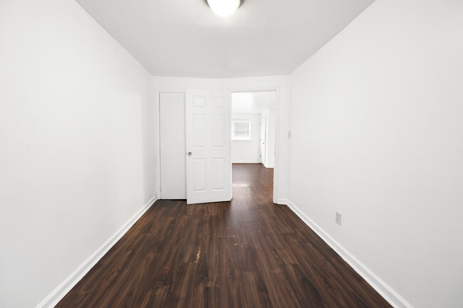 Building Photo - 3816 W Bay Ave