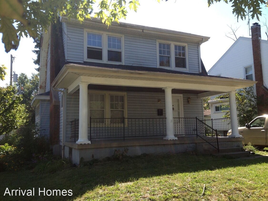 Primary Photo - 3 br, 1 bath House - 54 E. Bruce Ave.
