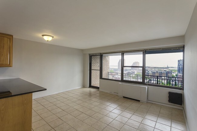 Foto del edificio - 135 Montgomery St