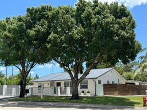 Building Photo - 15276 Harrison Rd