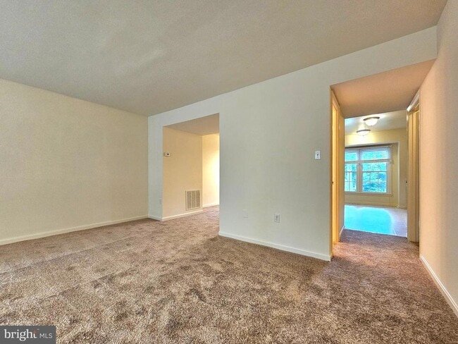 Building Photo - 4802 Treasure Ct