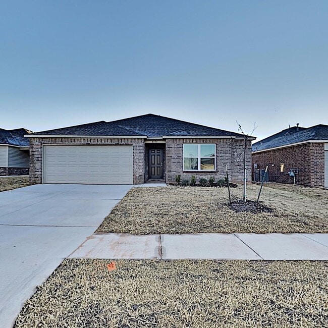 Building Photo - Very Nice and Spacious 4 Bedroom 2 Bath Ho...