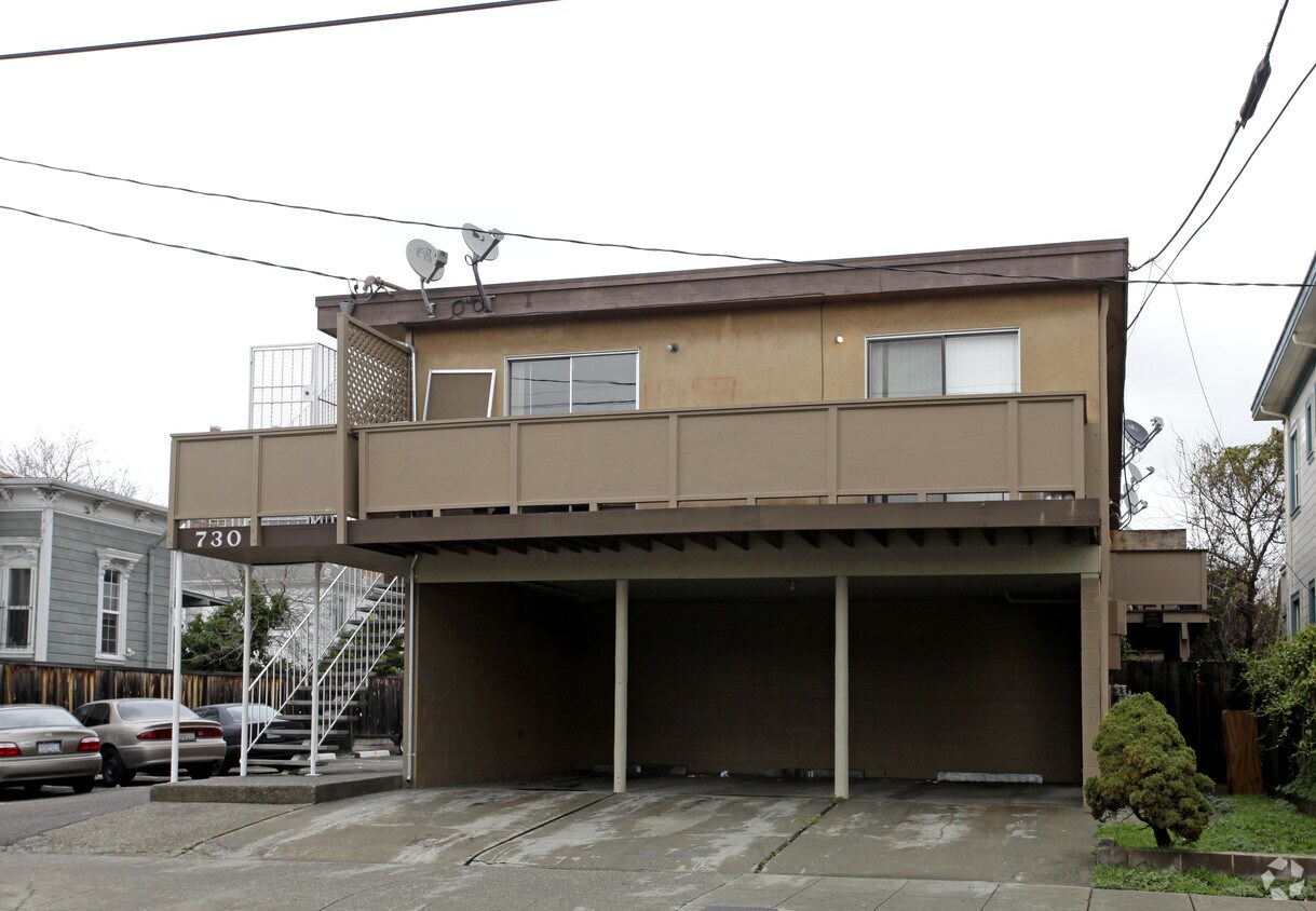Building Photo - 730 E 17th St