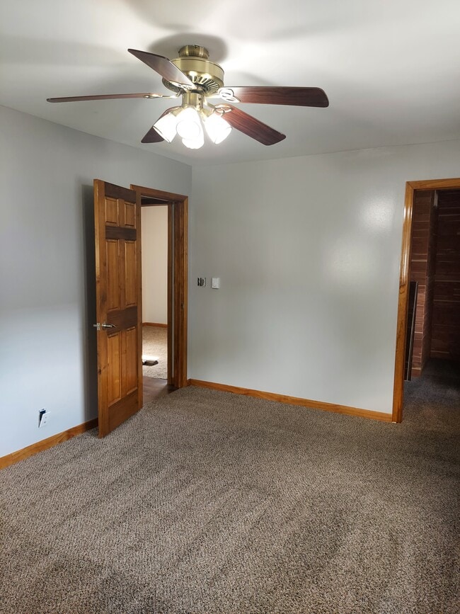 Master Bed pic 3 - 7413 Jupiter Ct