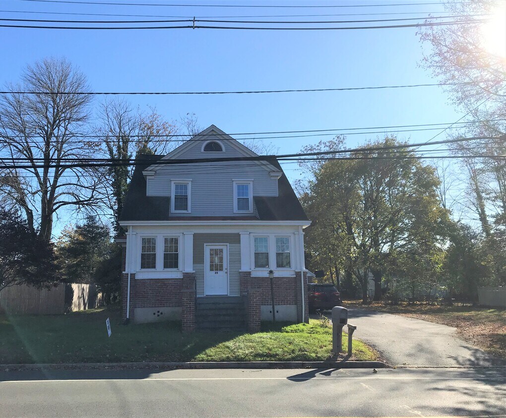 25 Green Ln, Ewing Township, NJ 08638 Apartments in Ewing Township