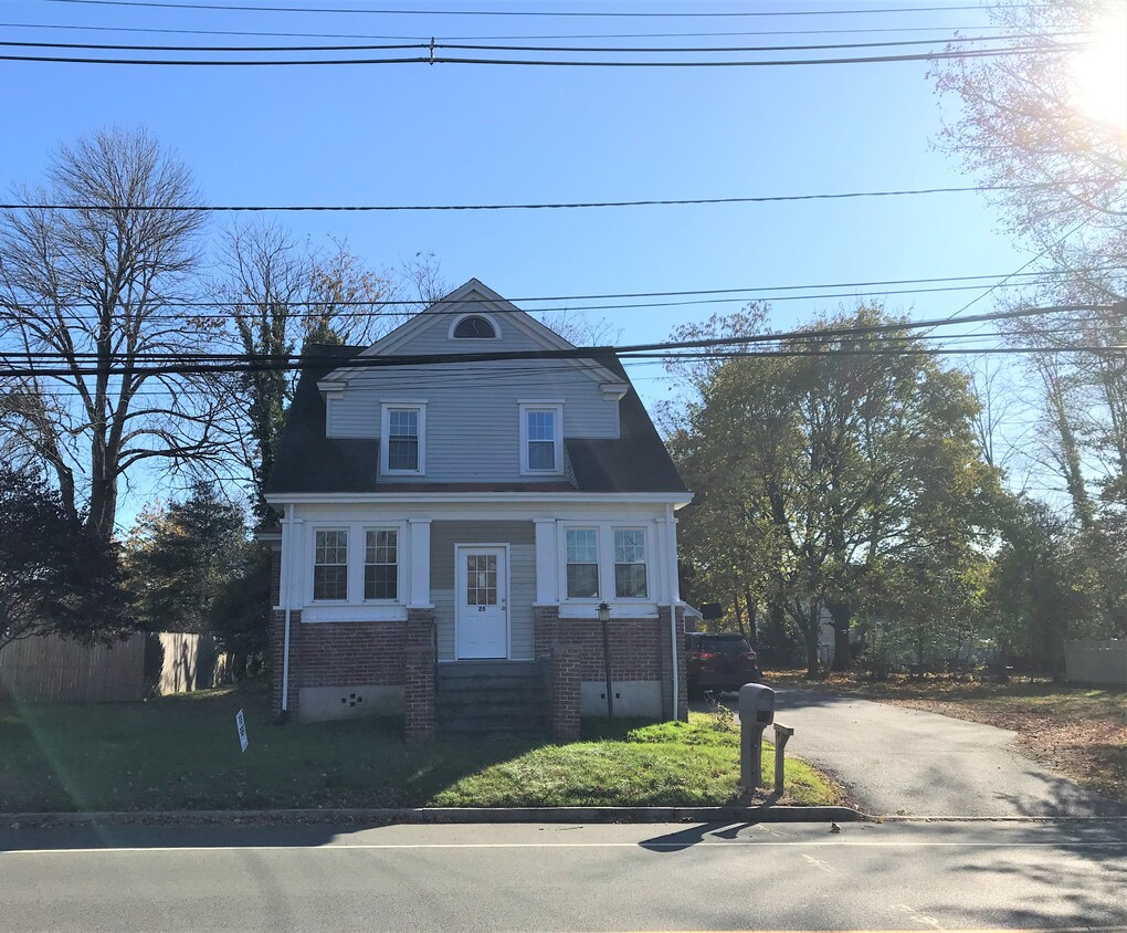 Primary Photo - 25 Green Ln