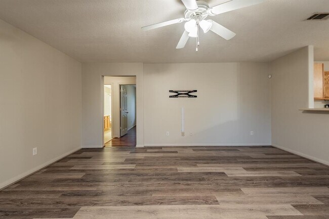 Building Photo - 9438 Ashville Dr