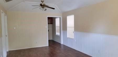 Building Photo - 105 E Tyler St