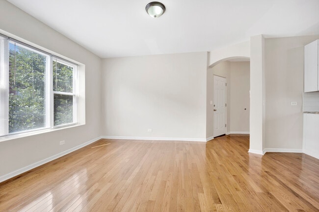 Building Photo - 3922 W Altgeld St