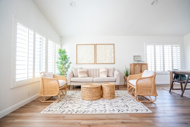 Foto del edificio - 45150 Birchcrest Cir