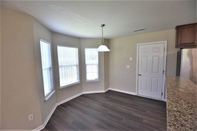 Building Photo - 136 Gage Dr