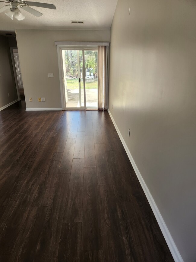 Building Photo - 3827 Elizabeth Ave