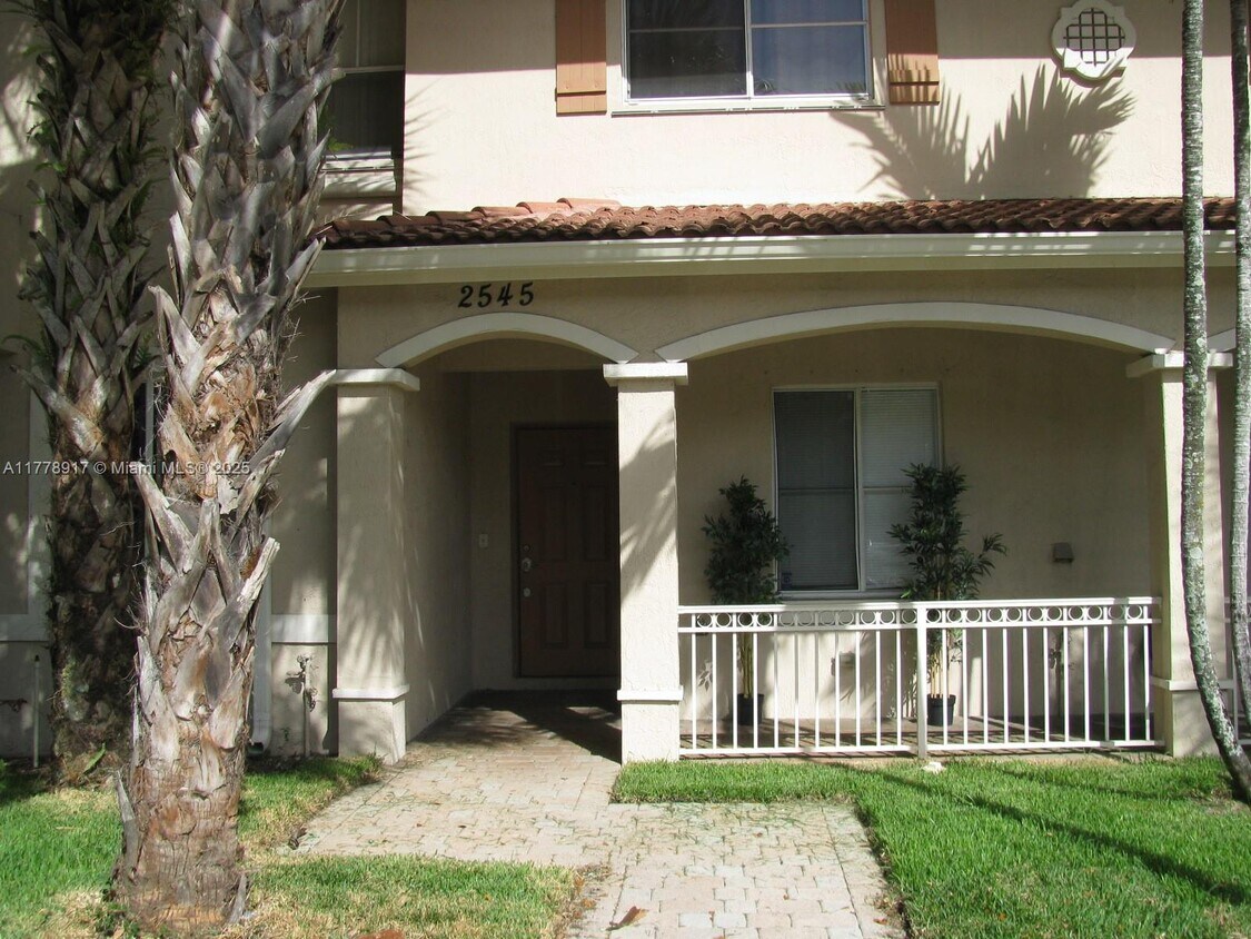 Primary Photo - 2545 SW 82nd Ave