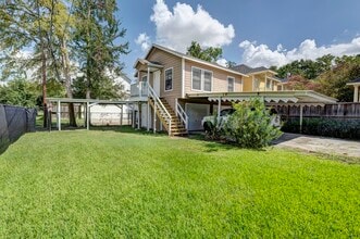 Building Photo - 447 W 22nd St