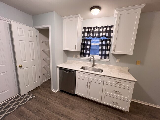 Building Photo - 24 Parkland Pl Ct