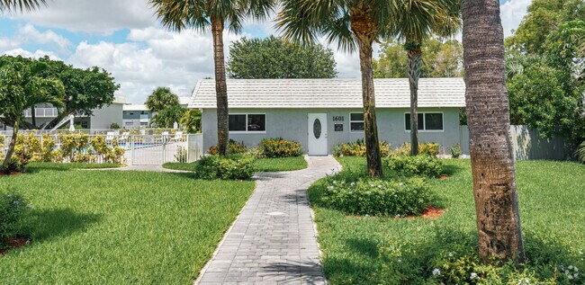 Oficina de arrendamiento y casa club - RAM East Boca