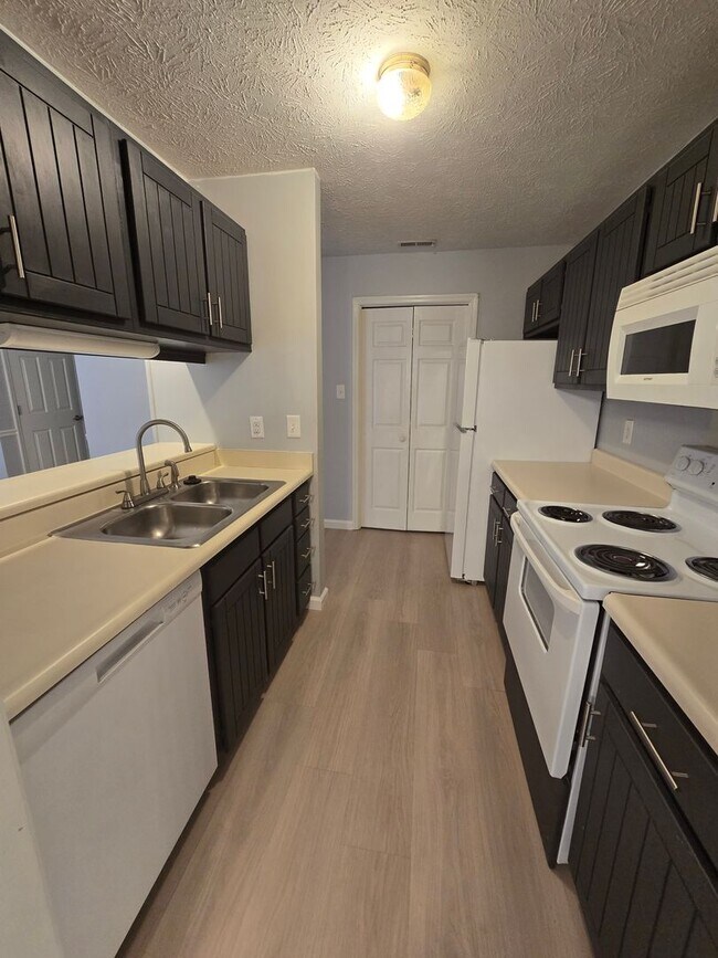 Building Photo - 2700-3 Preston Woods Drive