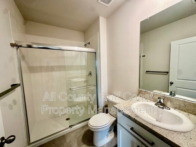 Building Photo - 3363 Hilltop Cir