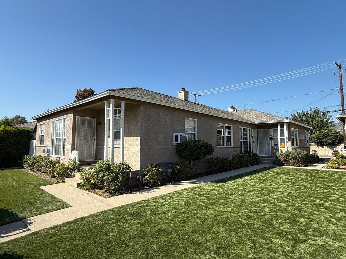 Primary Photo - 1213 W Victory Blvd