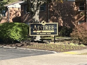 Building Photo - 421 Redding Rd