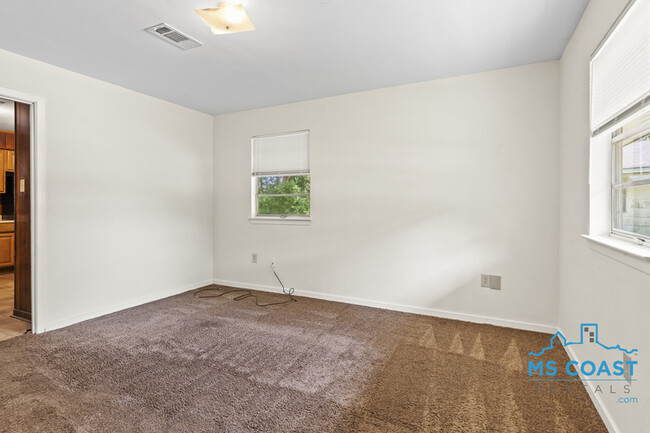 Building Photo - 316 Tandy Dr