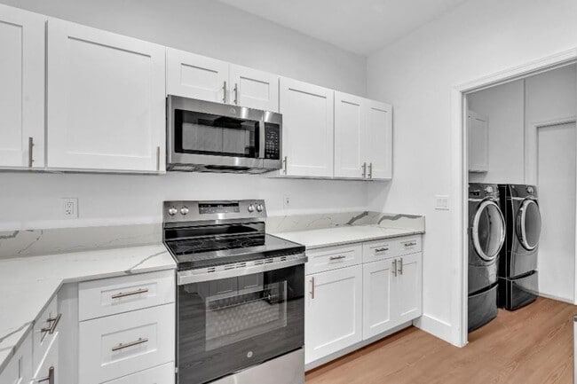 Foto del edificio - 4945 Fulton St