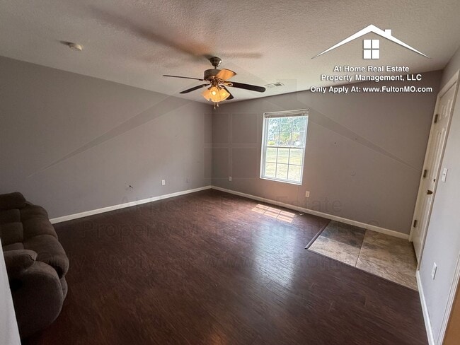 Building Photo - 537 Collier Ln