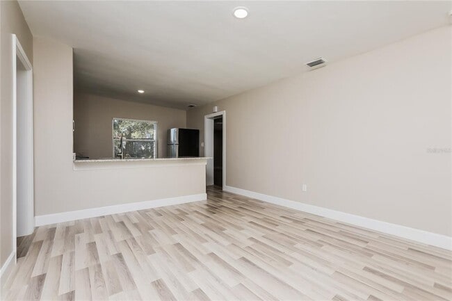 Foto del edificio - 5203 Montague Pl