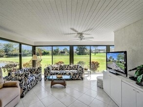 Building Photo - 8511 Casa Del Lago