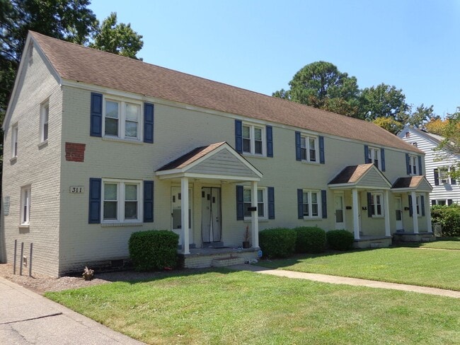 Building Photo - Townhomes at West Little Creek - Holiday Rent Special!