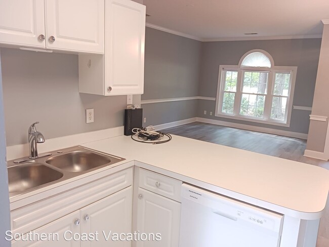 Building Photo - 1 br, 1.5 bath House - 694 Riverwalk Drive...