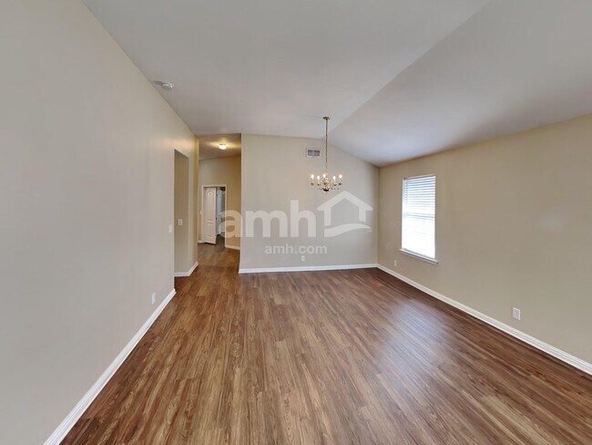 Foto del edificio - 2189 Spring Hill Cir