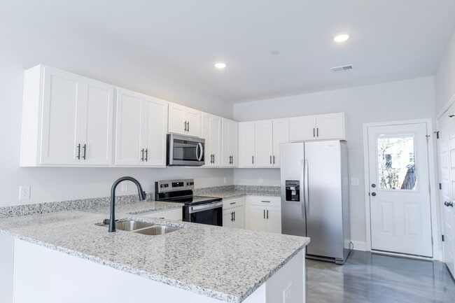 Building Photo - 22nd Townhomes