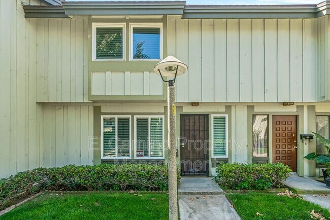 Building Photo - 10120 Karmont Ave