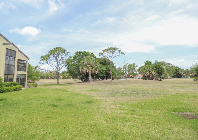 Building Photo - 3961 SW Greenwood Way