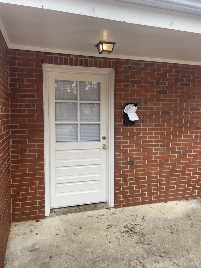 Foto del edificio - 2 Bedroom 1 Bathroom Duplex Downtown Raleigh!