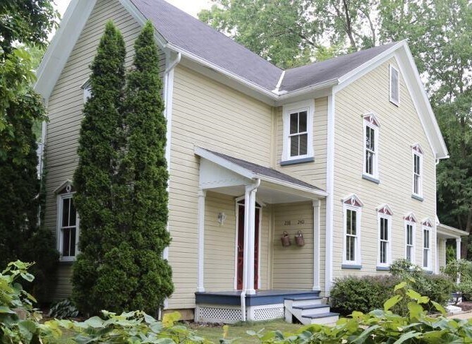 Primary Photo - 240 W Oak St