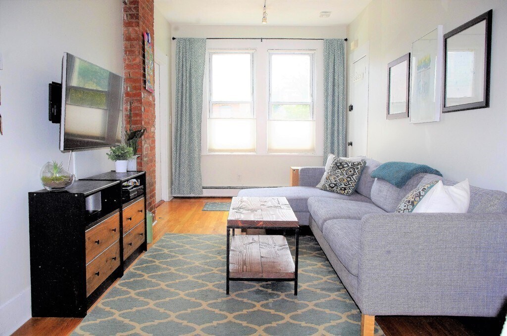 Foto principal - 246 Cypress St