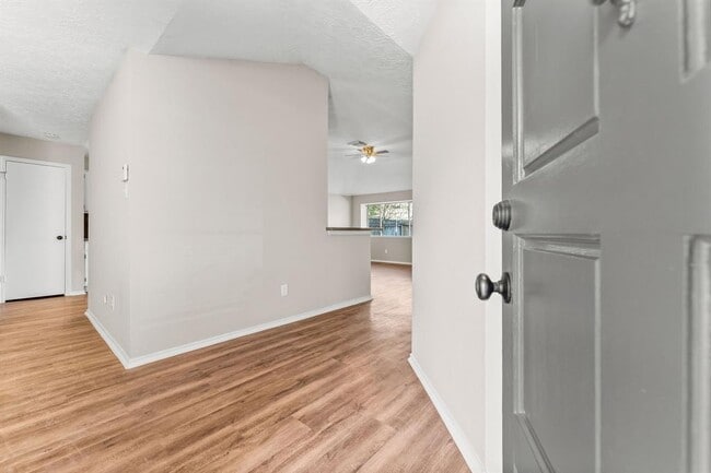 Building Photo - 3318 Hartfield Ln