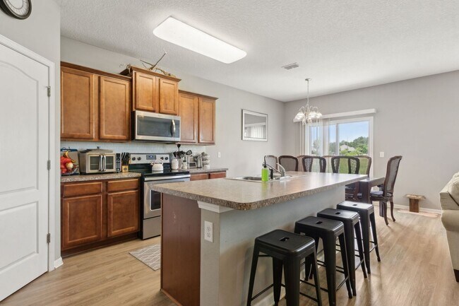 Building Photo - Spacious 5-Bedroom Home  – Prime Amelia Co...