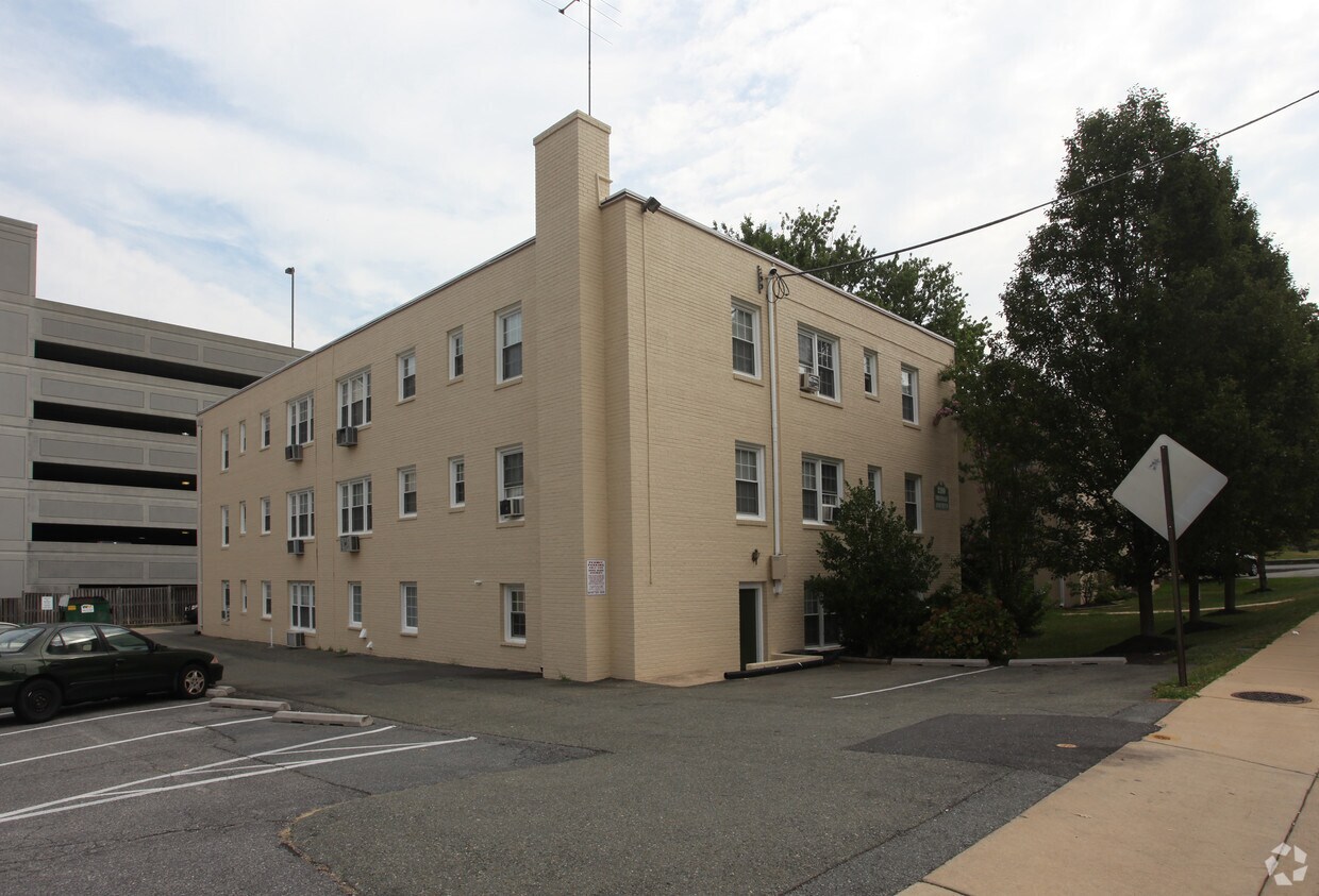 Foto del edificio - Brookes Manor Apartments